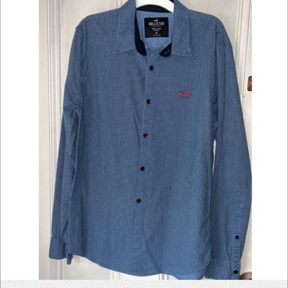 Hollister Men’s Muscle Fit Epic Flex Button Down Dress shirt Size M